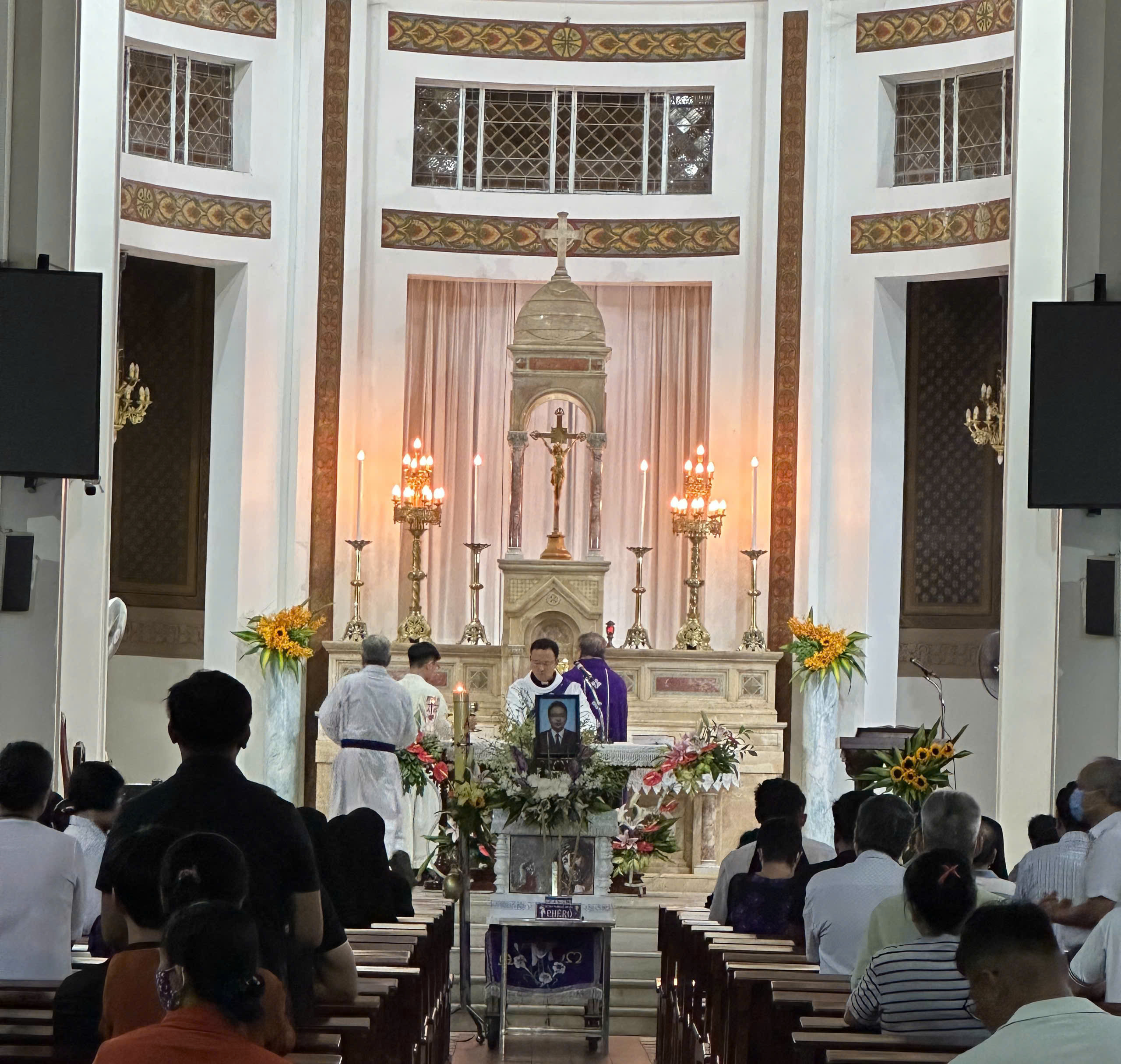 Không gian tang lễ