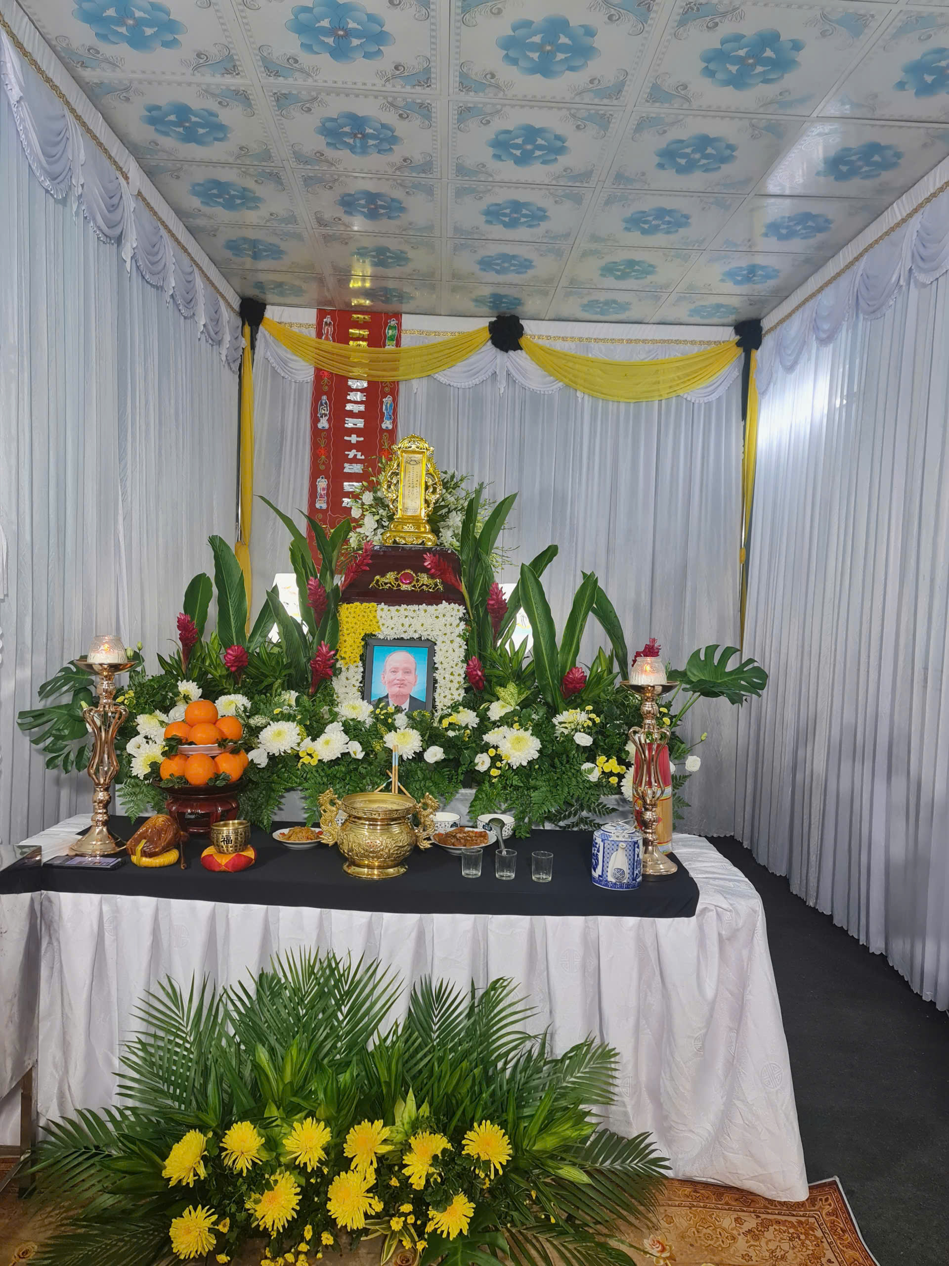 Nhạc và hoa tươi